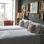 Pensión Mo House 4*